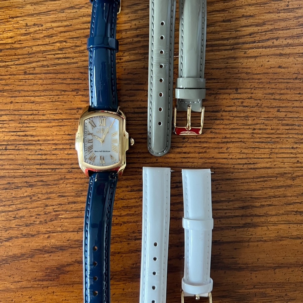 Womens INVICTA 24057 Watch - LIKE NEW!!